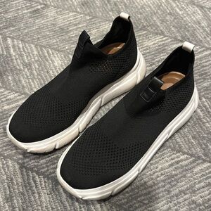 Size 10 women’s slip on J slides sneakerss